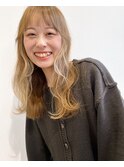 イヤリングカラー　ベージュカラー　ハイトーンカラー
