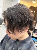 波巻きパーマセンターパートツイストスパイラルパーマ刈り上げ