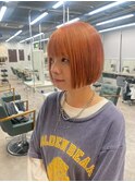 ショートボブ　ペールオレンジ