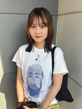 ヘアーアイストゥーレ(HAIR ICI TRE) デザインカラー裾カラーブリーチカラーぷつっとミディアム