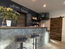 Grooming Space Kobayashiの雰囲気（チョークアートと木の温もりに包まれ、特別なひとときを）