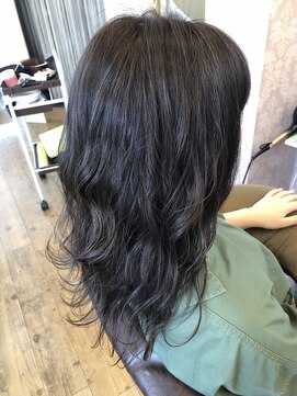 ハグエヴェック(HUG AVEC) 夏のグレーカラー