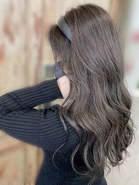 ミュウアンド(Mew＆) 【透明感カラー×グレージュ】