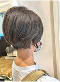 丸みショート×グレージュカラー