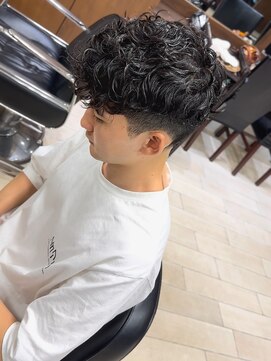 オムヘアー (HOMME HAIR) 【HOMME HAIR 稲田】 スペインカール フェード スタイル