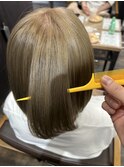 ベージュカラー