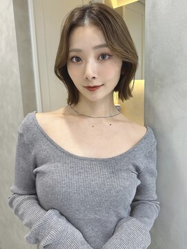 アイユー(ii+U) 大人ボブ 韓国ボブ レイヤーボブ 外ハネボブ レイヤーカット