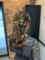 トレスト(TREST)&nbsp;編み下ろしハーフアップアレンジ