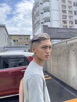 メリケンバーバーショップ フクオカ(MERICAN BARBERSHOP FUK) 波巻き束感ショートツーブロックマッシュアップバングコンマヘア