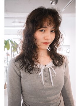 シカ(sica) ミディアムウルフドライパーマ