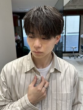 ファルベ(Farbe) 波巻きツイストスパイラル/センターパート/ニュアンスパーマ