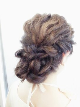 ディー(dee) dee 波ウェーブねじりハーフアレンジ