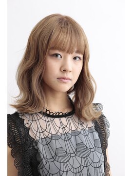 ルクール(Le Coeur) Aラインシルエットのふんわりウェーブミディ