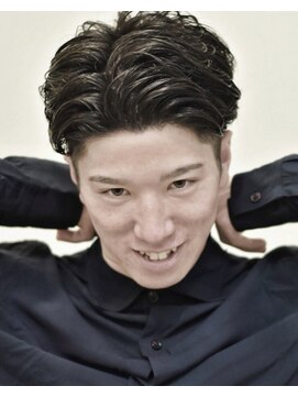 キー(KEY) 七三オールバック