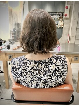 キャメル(CAMEL) まろやかベージュのボブ