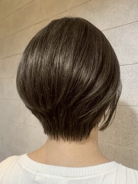 ザセントラル トヨス(THE CENTRAL) オリーブベージュ_グラデーションボブ