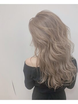 ロイオブジゼル(roi of GiseL) ベージュ　ハイトーンカラーブリーチカラー