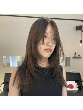 サヴィー(suvvy) レイヤーロング(福岡/天神)似合わせカット/イメチェン
