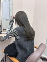 シアヨーク(sia yoac) Sia/オリーブカラー/艶髪/透明感カラー