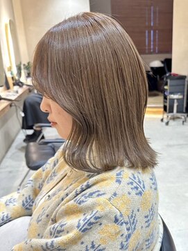 ヒビヲ(HIBIO) ショートボブ切りっぱなしレイヤーカットハイトーンケアブリーチ