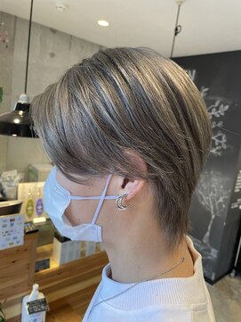 ヌーバイアンドライフ(NU. by and life) アッシュベージュ/ウルフカット[メンズライク/アッシュオリーブ]