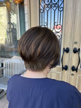 チョコレート(chocolate) 白髪ぼかしショートボブ