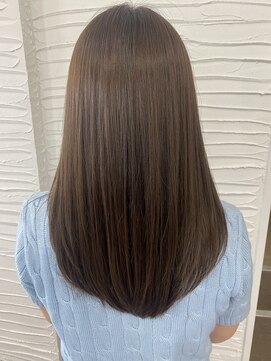 グロウトヨサキワン(GLOW TOYOSAKI ONE) 柔らか透明感ベージュカラー