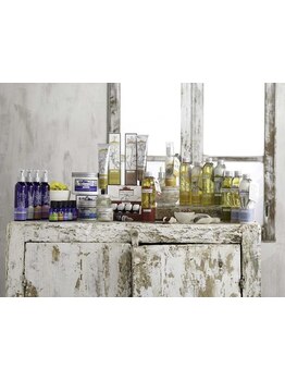 髪と頭皮に優しい、厳選された薬剤でカラーを楽しめる♪頭皮や髪の負担を軽減し、美髪へ導きます＊