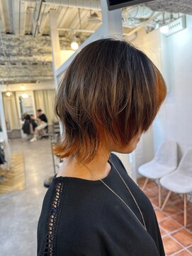 トッカ ヘアアンドトリートメント 難波店 ポイントのオレンジが可愛いウルフヘアです☆