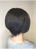 ショートボブ