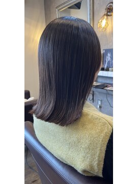ヘアーアンドビューティ カリテス(Hair & Beauty Charites) 暗髪カラーxミディアム