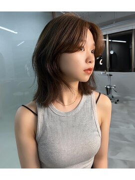 ボタン ハカタ(VOTAN hakata) 【NAO】オリーブカラー/ミディアム/外ハネ/くびれ巻き