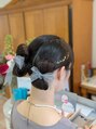 コマバ(KOMABA)&nbsp;長さのあるお髪で、リボンスタイルに。