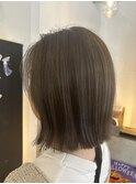 ぱつっとボブ×透明感カラー