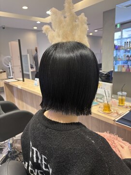 【韓国風×切りっぱなしボブ】くびれと艶で今っぽく