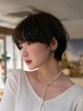 サーカス バイ ビュートリアム 青山(CIRCUS by BEAUTRIUM) 大人ショート×束感マッシュショート｜小顔・似合わせカット