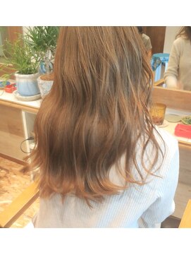 ラレイ(Lalei) ＊ベージュカラー　切りっぱなしロング　辻幸奈　表参道/青山