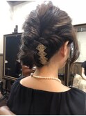 ねじりくるりん風アップ【ヘアセット】