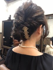 ねじりくるりん風アップ【ヘアセット】