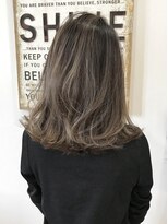 ゴエム(goem)&nbsp;切りっぱなしロブ×シャドールーツカラー×ゆる外ハネ