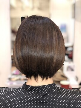 アコンプリッシュ 代官山 恵比寿(accomplish) プラチナミネコラ