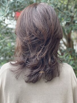 ピンキーウエスト 大人かわいいくびれミディアムウルフ20代30代40代