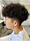 スペインカールツイストパーマツーブロックフェードメンズヘア