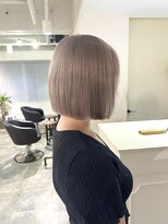 イリ 梅田(ili) ブリーチ1~2ベースでつくるグレージュカラー/村上佳那多