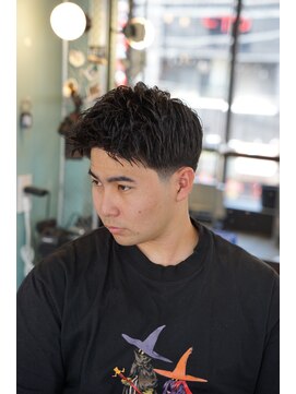 テーパーフェード×スパイキーショート