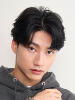 フィフス 原宿(fifth)&nbsp;自然な毛流れでラフにキマるセンターパート×フェザーパーマ