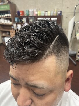 アップ(UP) パーマ＆スキンフェード