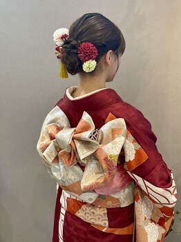 大切な日のお着付け、ぜひお任せください♪早朝も承ります。お電話にてご予約ください◎