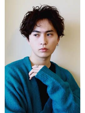 リノ エヘウ(Lino eheu) ツイストパーマ七三オールバックマッシュウルフスリークショート