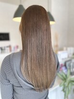 ヴィフ ヘアアンドデザイン(Vif hair&design) ノンブリーチの寒色系ミルクティーベージュ×ローレイヤーロング